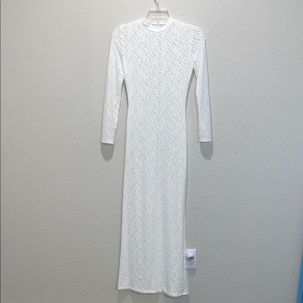 Elegant White Long Sleeve Dress